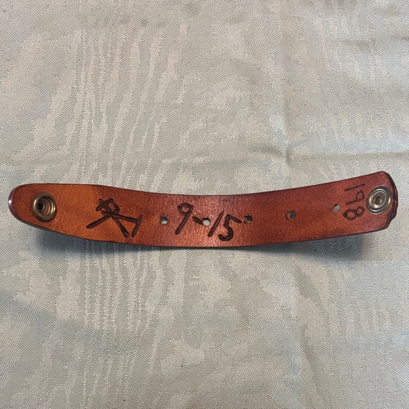 Elegant Brown Leather handmade Cuff. - Picture 6 of 7